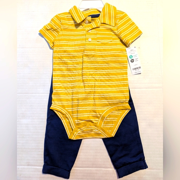 Infant Boys 2 Piece Carter's Outfit Size 12 Months BNWT - Picture 1 of 6